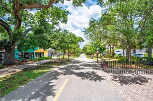 300 Clyde Ln, Dunedin, FL 34698 - Photo 33