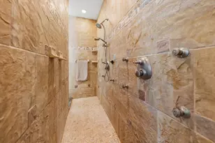 2400 Sherwood Ln, Clearwater, FL 33764 - Photo 29