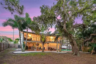 201 Lagoon Dr, Palm Harbor, FL 34683 - Photo 9