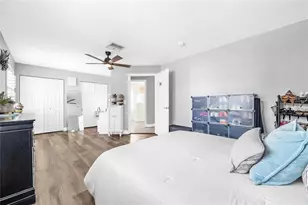 201 Lagoon Dr, Palm Harbor, FL 34683 - Photo 33