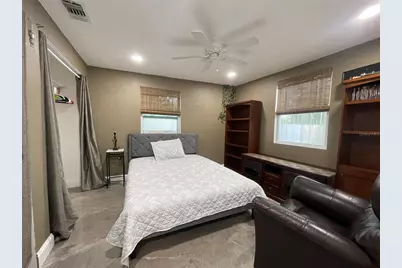 8002 48th Avenue N, Saint Petersburg, FL 33709 - Photo 9