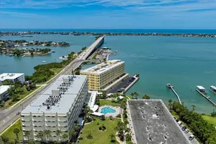 100 Bluff View Dr, Belleair Bluffs, FL 33770 - Photo 3