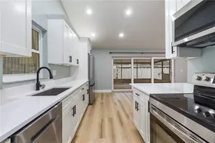 217 Francis Dr, Apollo Beach, FL 33572 - Photo 9