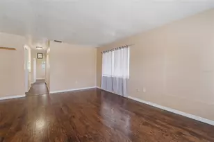 3235 Emerson Ave S, Saint Petersburg, FL 33712 - Photo 5