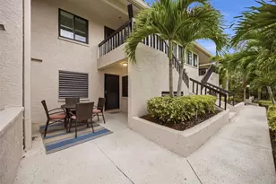 1802 Mariner Dr E, Tarpon Springs, FL 34689 - Photo 19