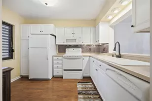 1802 Mariner Dr E, Tarpon Springs, FL 34689 - Photo 5