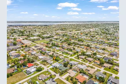 1320 SE 26th Terrace, Cape Coral, FL 33904 - Photo 29