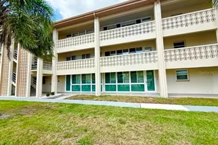 4455 Duhme Rd, Saint Petersburg, FL 33708 - Photo 3