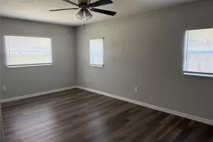 5812 17th St, Zephyrhills, FL 33542 - Photo 17