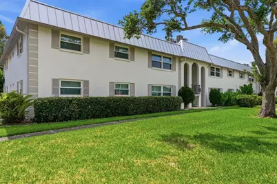 5800 Hollywood Boulevard #214, Sarasota, FL 34231 - Photo 1