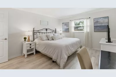 5800 Hollywood Boulevard #214, Sarasota, FL 34231 - Photo 15