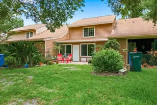 14219 Wellesley Dr, Tampa, FL 33624 - Photo 39
