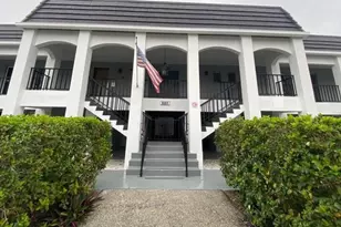 8651 10th St N, Saint Petersburg, FL 33702 - Photo 1