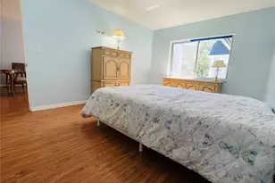 8651 10th St N, Saint Petersburg, FL 33702 - Photo 13