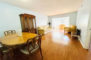 8651 10th St N, Saint Petersburg, FL 33702 - Photo 11