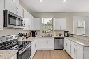 7314 Madrid Rd, Weeki Wachee, FL 34613 - Photo 15