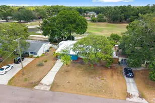 10221 N Fleetwood Dr, Tampa, FL 33612 - Photo 43