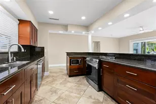 708 Sunset Cove, Madeira Beach, FL 33708 - Photo 11