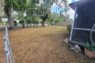 2831 N Valrico Rd, Seffner, FL 33584 - Photo 15