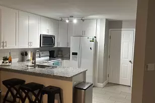 8423 Edgewater Pl Blvd, Tampa, FL 33615 - Photo 11