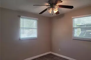10385 111th Pl, Largo, FL 33773 - Photo 13
