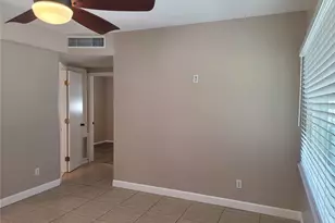 10385 111th Pl, Largo, FL 33773 - Photo 5