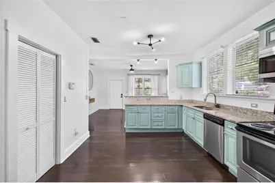 4556 Yarmouth Avenue S, Saint Petersburg, FL 33711 - Photo 9