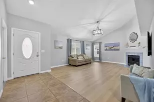 2078 Shadow Pine Dr, Brandon, FL 33511 - Photo 5
