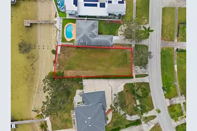 6043 Bayou Grande Boulevard NE, Saint Petersburg, FL 33703 - Photo 9
