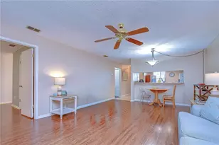 38235 Boxwood Dr, Zephyrhills, FL 33542 - Photo 13