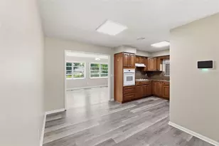 7815 Pine Hill Dr, Tampa, FL 33617 - Photo 11