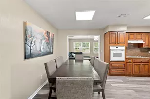 7815 Pine Hill Dr, Tampa, FL 33617 - Photo 5