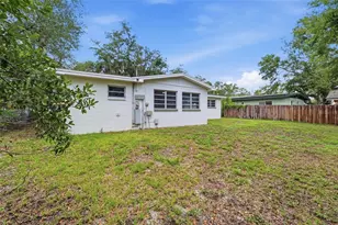 7815 Pine Hill Dr, Tampa, FL 33617 - Photo 19