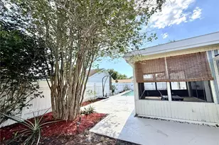 8212 101st Ct, Seminole, FL 33777 - Photo 17