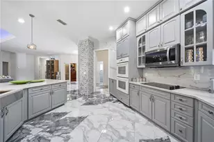 8286 N 97th N St, Seminole, FL 33777 - Photo 15