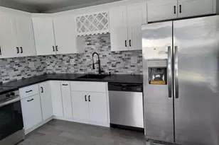 7650 Coquina Way, Saint Pete Beach, FL 33706 - Photo 3