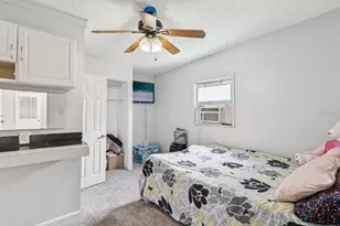 6518 S West Shore Circle, Tampa, FL 33616 - Photo 15