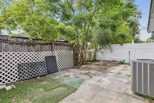 6518 S West Shore Circle, Tampa, FL 33616 - Photo 31