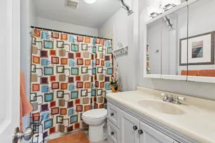 6518 S West Shore Circle, Tampa, FL 33616 - Photo 5