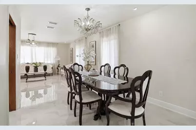 15040 Lake Magdalene Boulevard, Tampa, FL 33618 - Photo 25