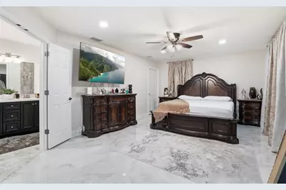 15040 Lake Magdalene Boulevard, Tampa, FL 33618 - Photo 39