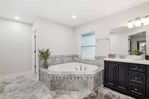 15040 Lake Magdalene Blvd, Tampa, FL 33618 - Photo 39