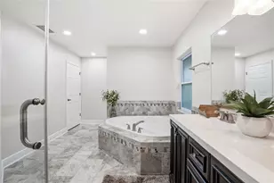 15040 Lake Magdalene Blvd, Tampa, FL 33618 - Photo 45