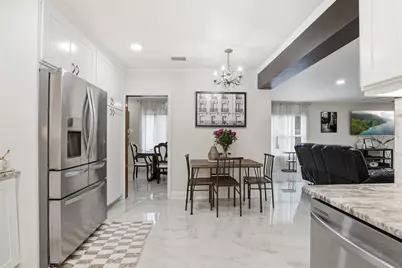 15040 Lake Magdalene Boulevard, Tampa, FL 33618 - Photo 27