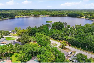 15040 Lake Magdalene Boulevard, Tampa, FL 33618 - Photo 11
