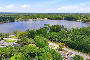 15040 Lake Magdalene Blvd, Tampa, FL 33618 - Photo 11