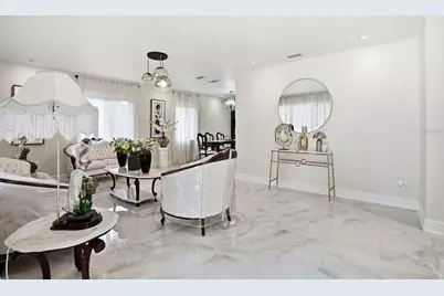 15040 Lake Magdalene Boulevard, Tampa, FL 33618 - Photo 17