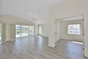 323 Caloosa Palms Ct, Sun City Center, FL 33573 - Photo 13