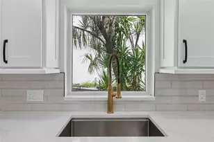 10238 Tarpon Dr, Treasure Island, FL 33706 - Photo 15