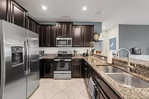 28504 Tranquil Lake Cir, Wesley Chapel, FL 33543 - Photo 9